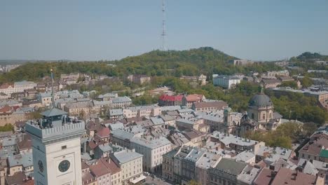 Ciudad-aérea-de-Lviv,-Ucrania.-Ciudad-Europea.-Zonas-populares-de-la-ciudad.-Dominicana