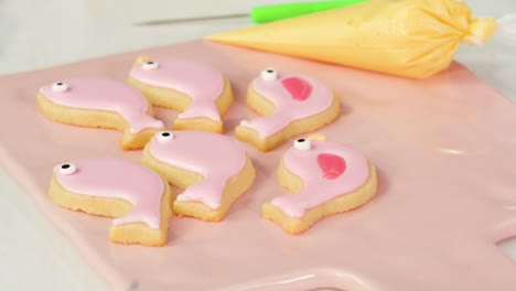 Decorating-Easter-sugar-cookies-with-royal-icing.