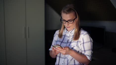 Pretty-Executive-With-Digital-Tablet-At-Office