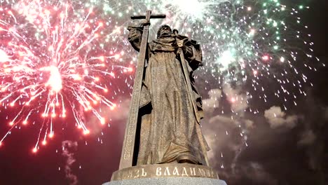 Fireworks-over-the-Monument-to-Holy-Prince-Vladimir-the-Great-on-Borovitskaya-Square-in-Moscow-near-the-Kremlin,-Russia.--The-opening-ceremony-took-place-on-November-4,-2016