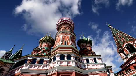 Saint-Basil-cathedral-(-Temple-of-Basil-the-Blessed),-Red-Square,-Moscow,-Russia