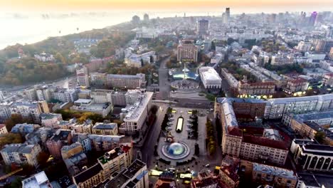 Aerial-of-Maydan-Nezalezhnosti,-the-central-square-of-Kiev,-Kyiv,-Ukraine.