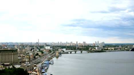 Top-view-of-the-Dnieper-embankment,-River-station.