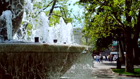 Jets-de-la-fuente-en-cámara-lenta.