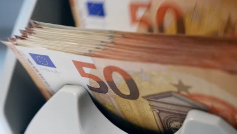 Bills-of-euros-are-getting-calculated