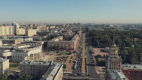 Hyperlapse-aerial-view-of-cars-moving-around-the-intersection