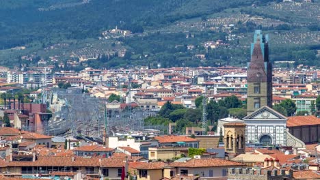 Schöne-Landschaft-oberhalb-Timelapse,-Panorama-auf-historischen-Blick-auf-Florenz-vom-Boboli-Gärten-Giardino-di-Boboli-zeigen.-Italien