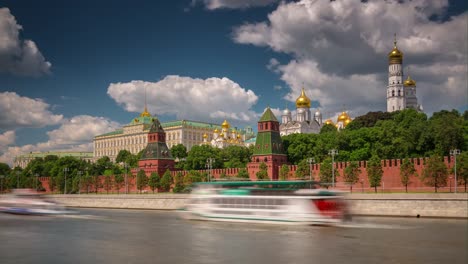 summer-day-moscow-famous-kremin-complex-traffic-bay-panorama-4k-time-lapse-russia