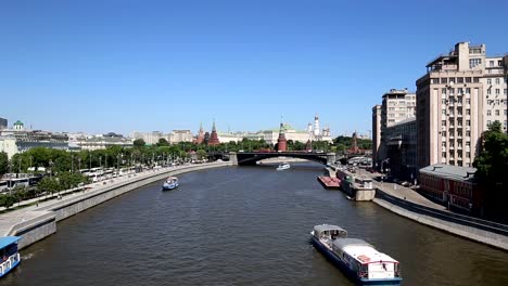 Río-de-Moskva-y-el-Kremlin-(día),-Moscú,-Rusia---la-vista-más-popular-de-Moscú