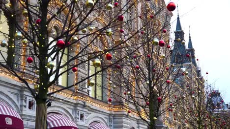 Red-Square,-Moscow,-Russia.-New-year-street-decorations-near-the-Gum-shopping-center