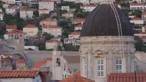 Campanario-y-la-cúpula-de-la-Catedral-de-la-Asunción