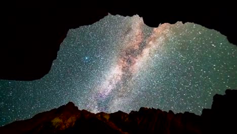 The-milky-way-in-night-sky