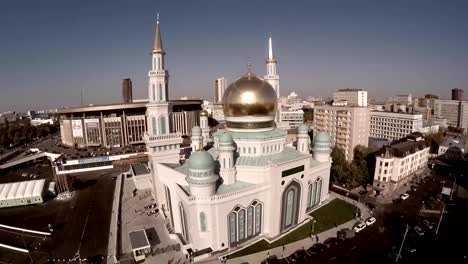 Aerial-shot-of-Moscow-Cathedral-Mosque.-New-religion-construction-in-Russia.-Largest-in-Europe.-Unique-aerial-quadcopter-footage.-Moscow-Cathedral-Mosque,-Russia.-The-main-mosque-in-Moscow,-new-landmark.