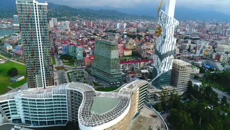 Moderne-Gebäude-von-Batumi-von-oben