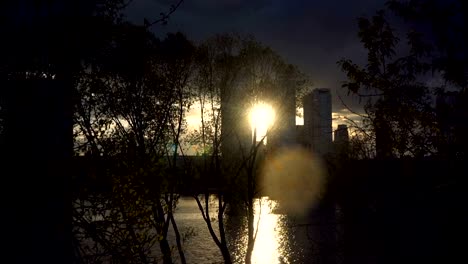 Sonnenuntergang.-Land-Stadt-Kiew