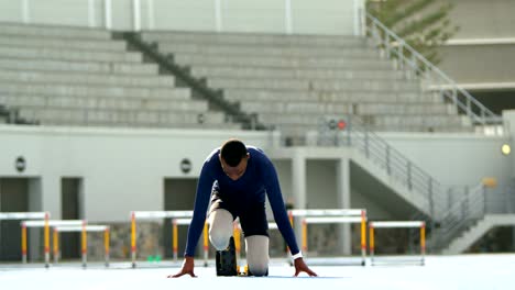 Disabled-athletic-getting-ready-for-the-race-4k