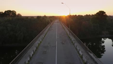 Aerial-shot-of-the-bridge,-flying-above-the-bridge-4к