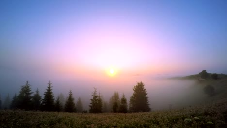 Sonnenaufgang-in-den-Bergen.