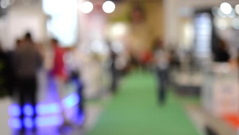 Many-people-walk-inside-the-mall-exhibition-store