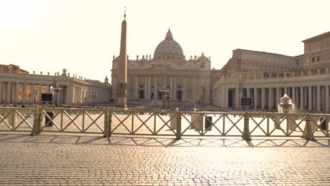 Plaza-de-San-Pedro,-Roma.