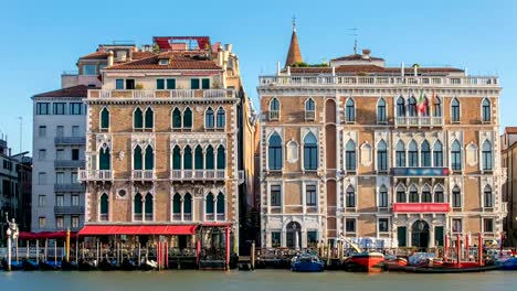 Palazzo-Giustinian-en-el-timelapse-de-la-Gran-Canal,-Venecia,-Italia