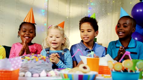 Kinder-Geburtstag-Lieder-zu-singen,-während-Geburtstag-party-4k