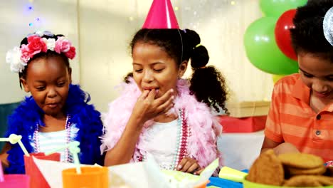 Kids-having-cake-during-birthday-party-4k