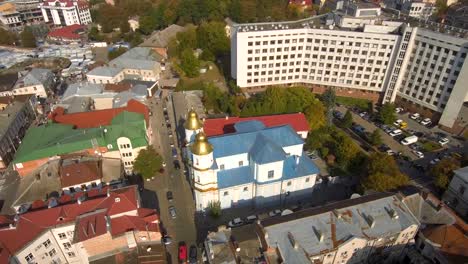 The-historic-center-of-Ivano-Frankivsk-city,-Ukraine,-with-city-hall-building.