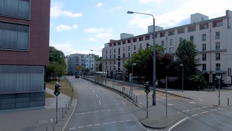 Flying-through-the-streets-of-Frankfurt