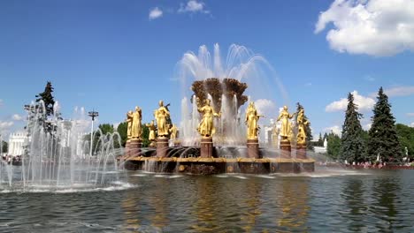 Fountain-Freundschaft-von-Nations---VDNKH-(alle-Russland-Exhibition-Centre),-Moskau,-Russland