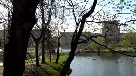 die-Aussicht-auf-die-Stadt-und-Teiche-in-der-Stadt-Park