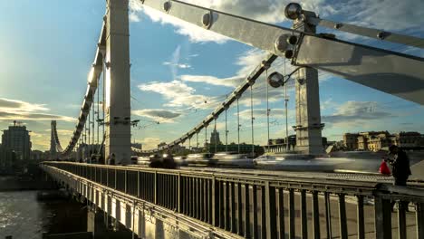 flow-of-people-and-cars-on-the-steel-bridge,-time-lapse