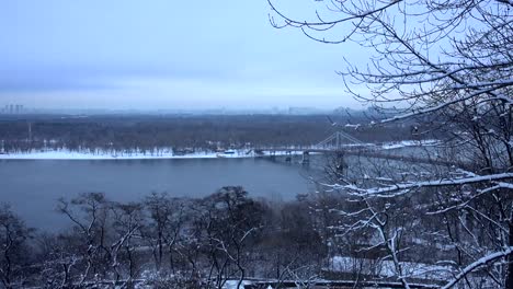 Winter-Evening-in-Kiev-Over-The-Dnepr-River