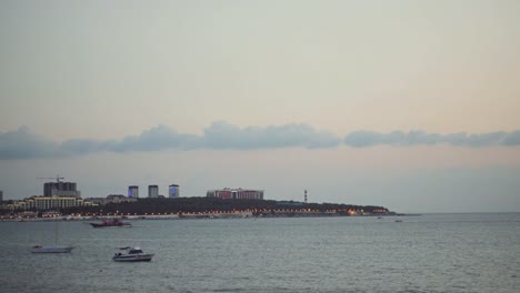 Eingang-in-Gelendschik-Bucht-und-Leuchtturm