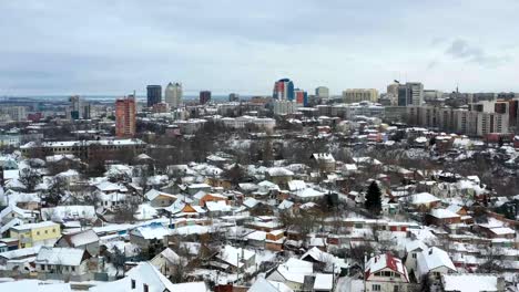 Stadtbild-von-"Dnipro"-Stadt-im-Winter.-4K-Urban-Luftbild-aus-Drohne.