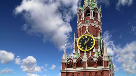 Spasskaya-Tower-against-the-sky.-Moscow-Kremlin,-Russia