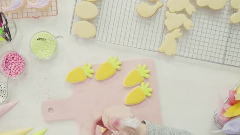 Decorating-Easter-sugar-cookies-with-royal-icing.