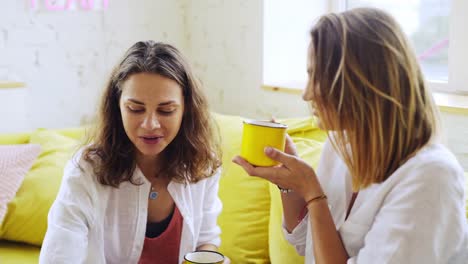 Girlfriends-in-apartment