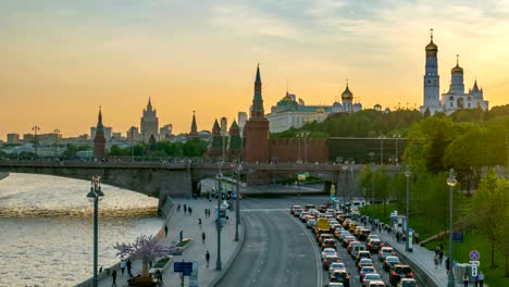 Moskau-Russland-Zeitraffer-4K,-Stadt-Skyline-Sonnenuntergang-Zeitraffer-am-Kreml-Palast-Roten-Platz-und-Moskau-Fluss