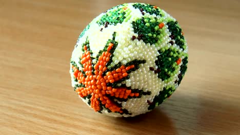 Easter-egg-inlaid-with-beads