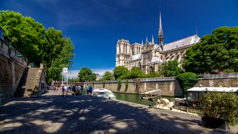 Seine-und-Notre-Dame-de-Paris-Timelapse-Hyperlapse-ist-eines-der-berühmtesten-Wahrzeichen-von-Paris