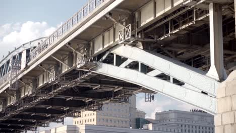 Structure-of-the-bridge-is-closeup