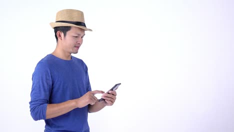 Asiatische-Thai-Tourist-mit-Smartphone-für-online-einkaufen-auf-weißem-Hintergrund