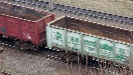 Bahnhof-Zug-Waggon-Eisenbahn