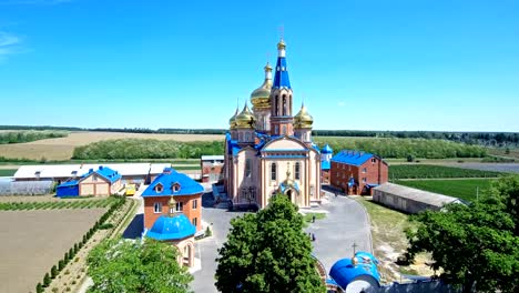 Orthodoxe-Kloster-Blick-aus-der-Luft-Ukraine