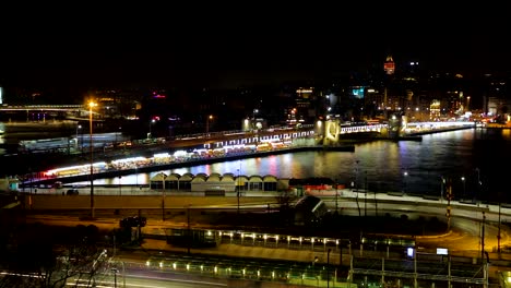 Velocidades-de-tráfico-nocturno-en-metrópolis,-la-ciudad-iluminada,-borrosas-líneas,-vida-ocupada