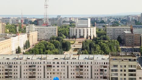 Big-city-center-with-trees-and-lake