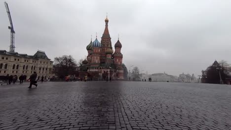 Timelapse-camina-por-la-plaza-roja-de-Moscú-decorada-con-decoraciones-de-Navidad-y-Año-Nuevo