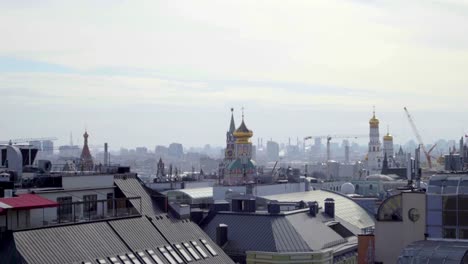 Konzept-Moskauer-Kreml-Panorama-Luftbild-und-nächste-Straße-verkleinern