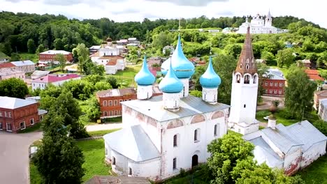 aerial-shot-Cathedral-of-the-Annunciation-in-Gorokhovets,-Russia